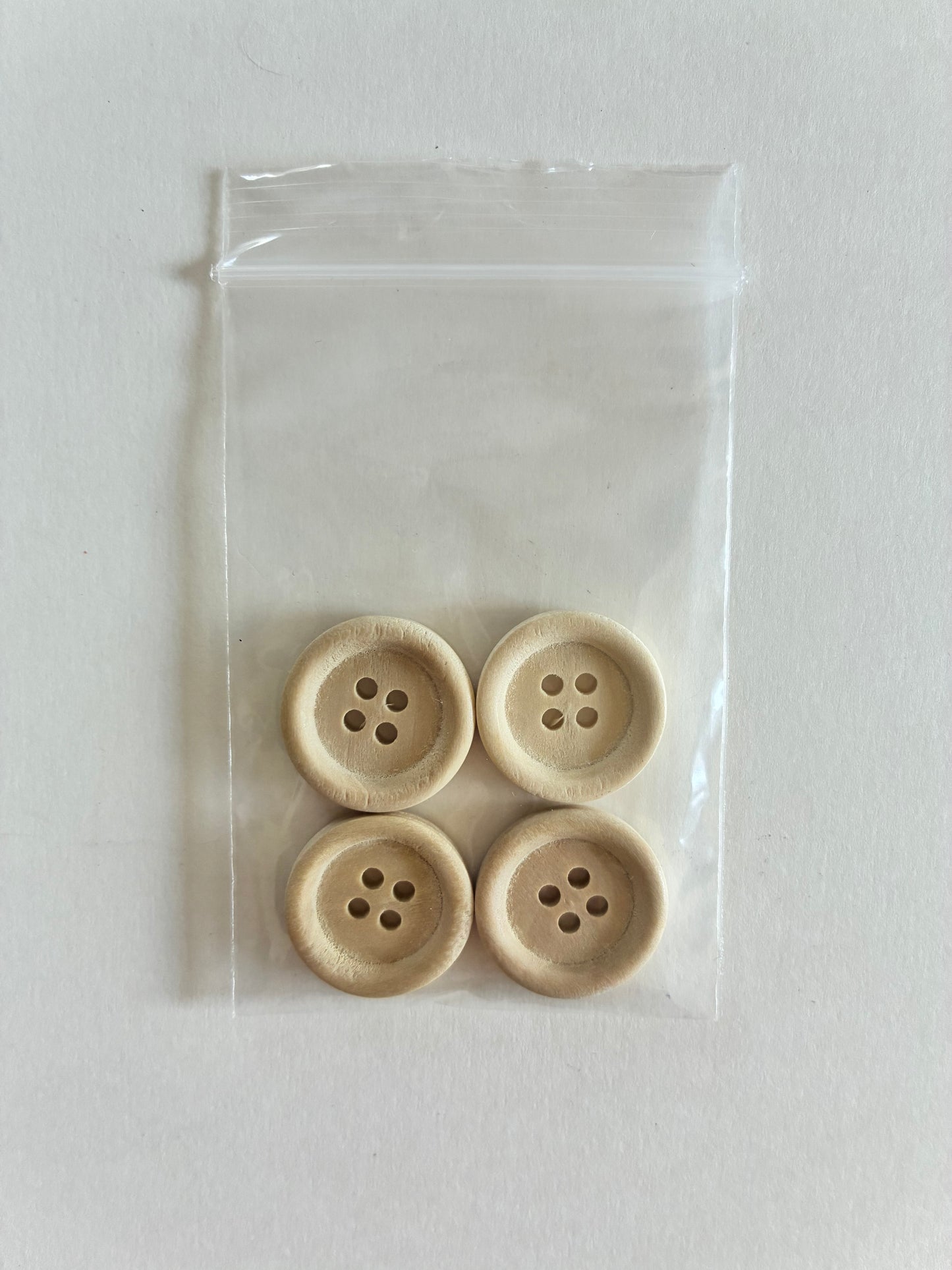 Bouton en bois naturel