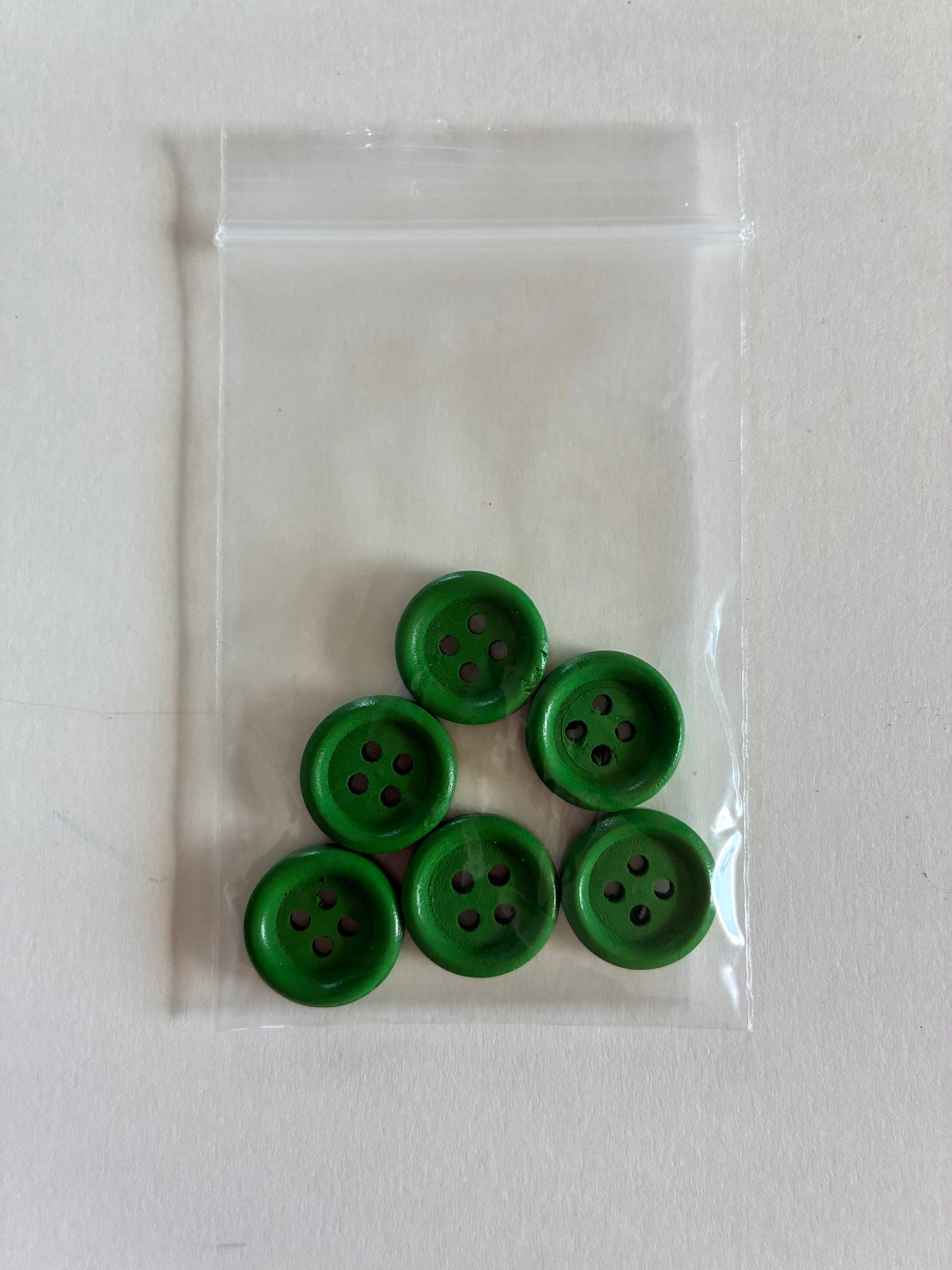 Boutons en bois verni vert 15mm
