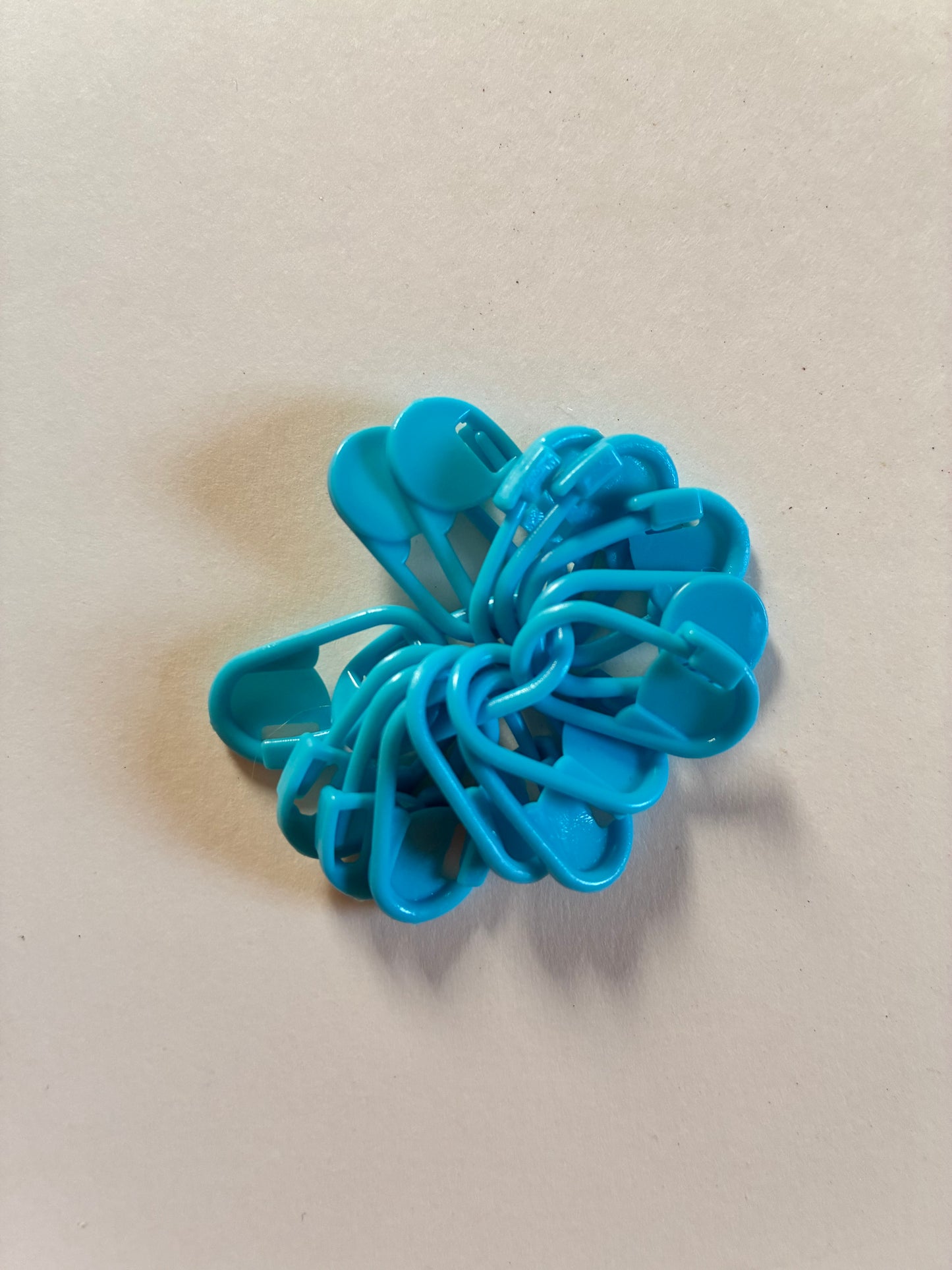 Marqueur en plastique avec fermoir