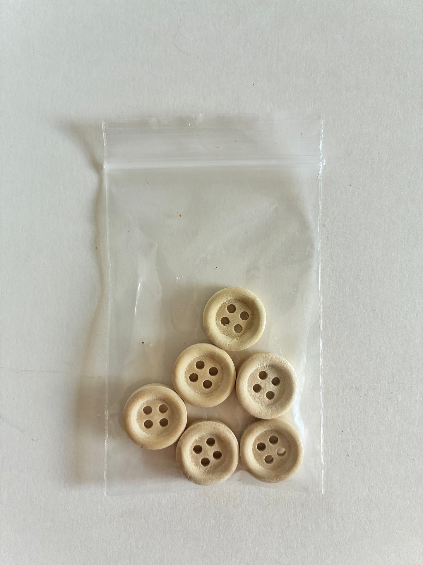 Bouton en bois naturel
